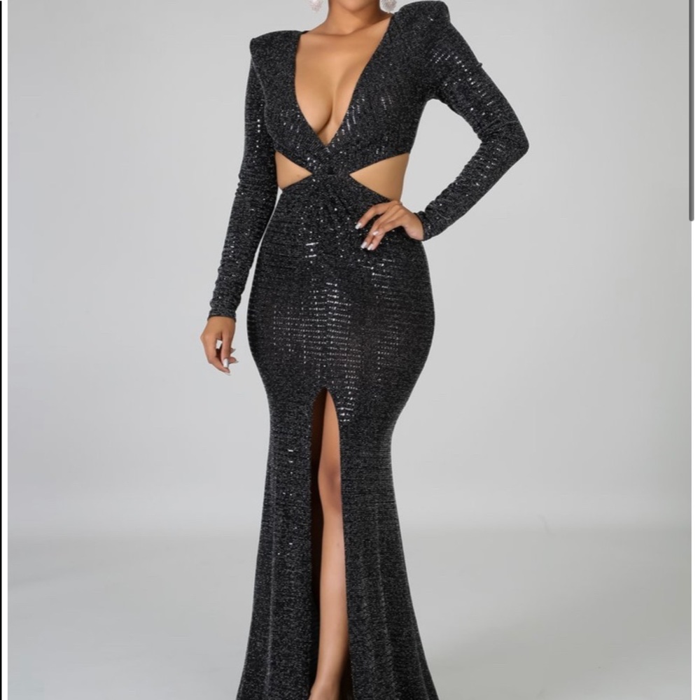Shimmery Black Mermaid Style Gown